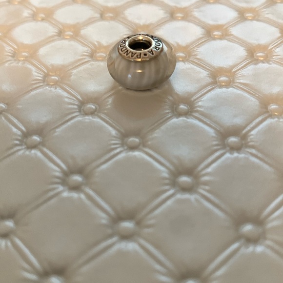 Pandora Charm - Picture 1 of 3